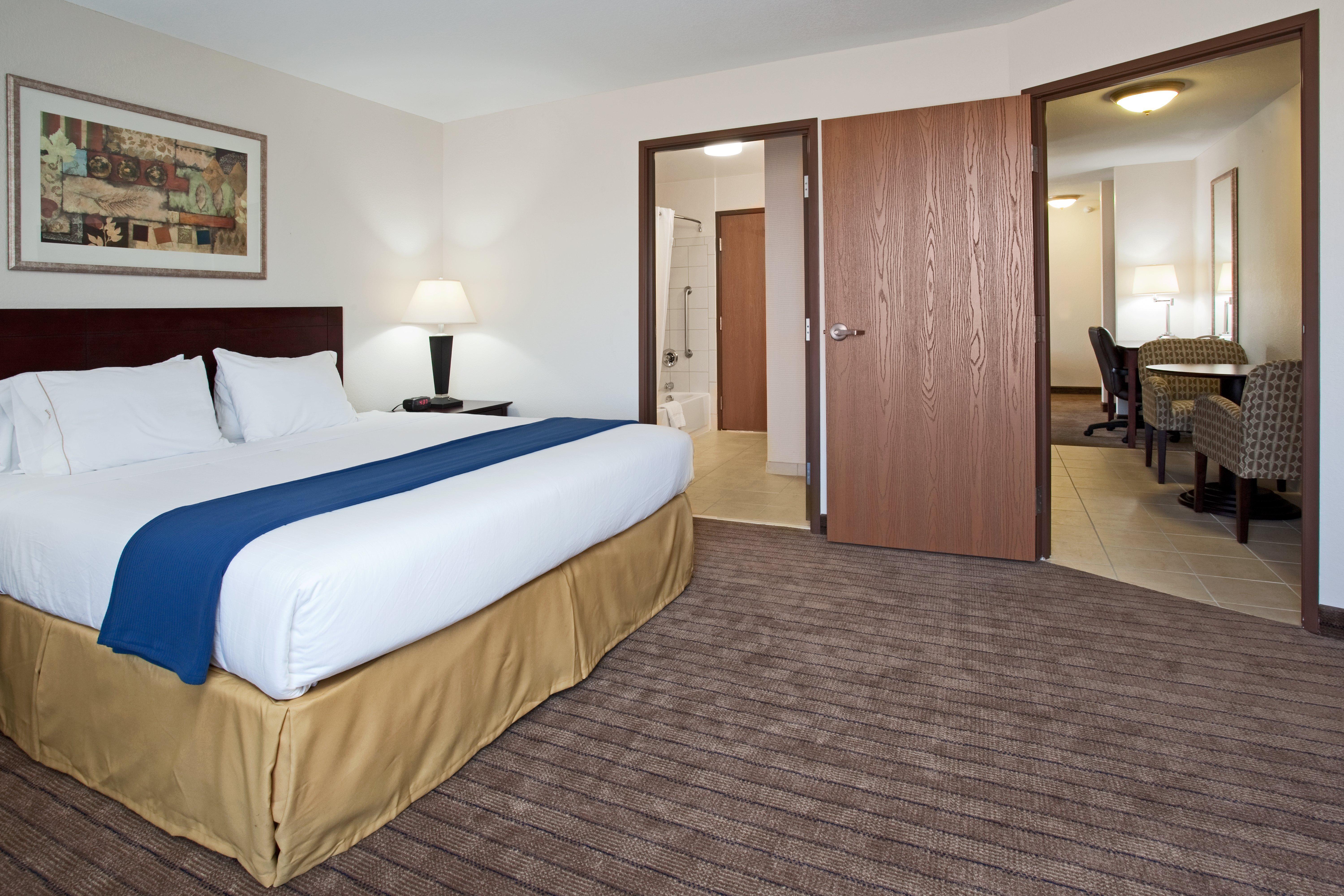 Holiday Inn Express & Suites Buffalo, An Ihg Hotel חדר תמונה