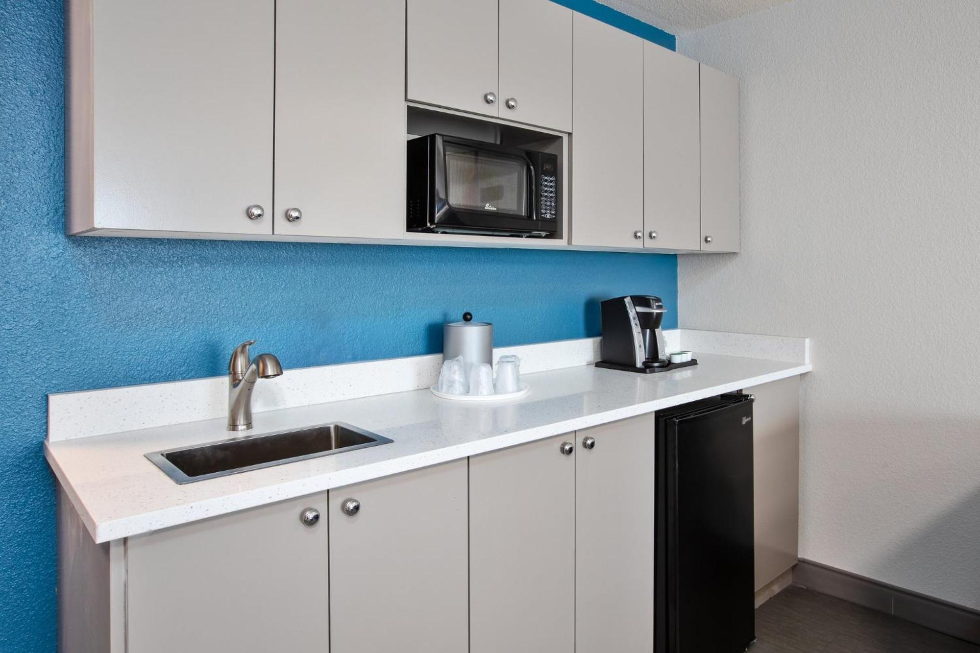 Holiday Inn Express & Suites Buffalo, An Ihg Hotel מראה חיצוני תמונה