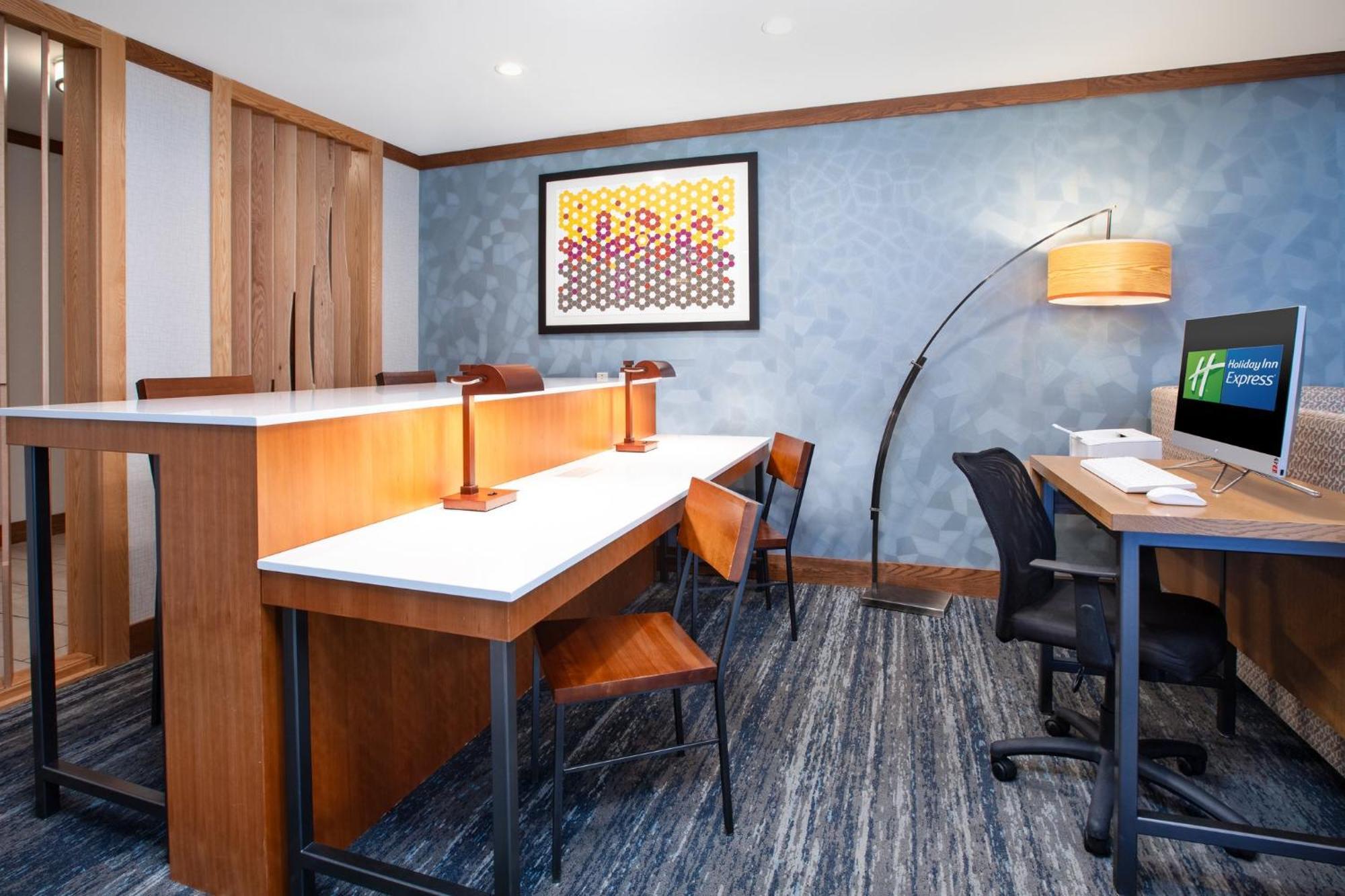 Holiday Inn Express & Suites Buffalo, An Ihg Hotel מראה חיצוני תמונה