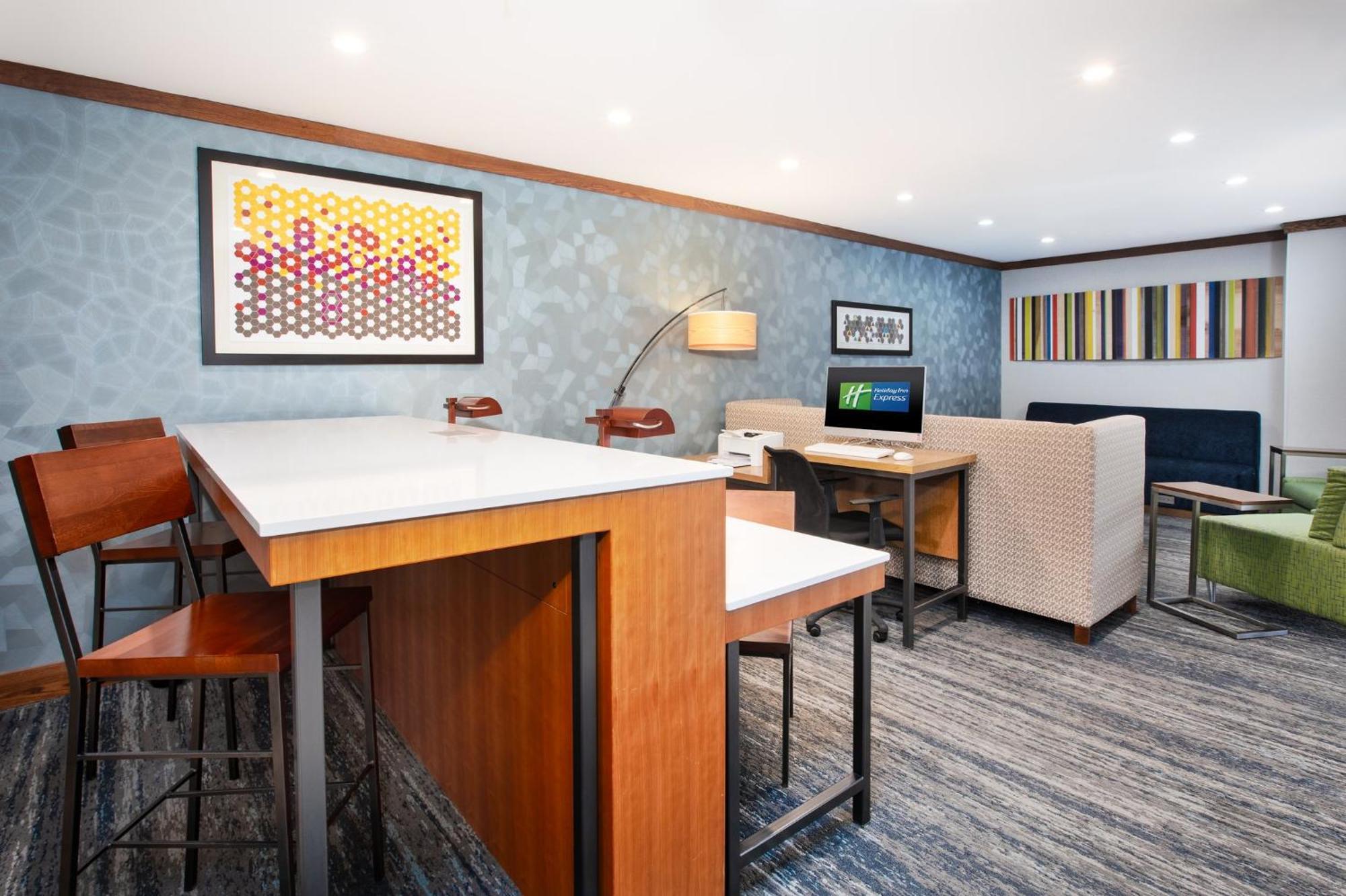 Holiday Inn Express & Suites Buffalo, An Ihg Hotel מראה חיצוני תמונה